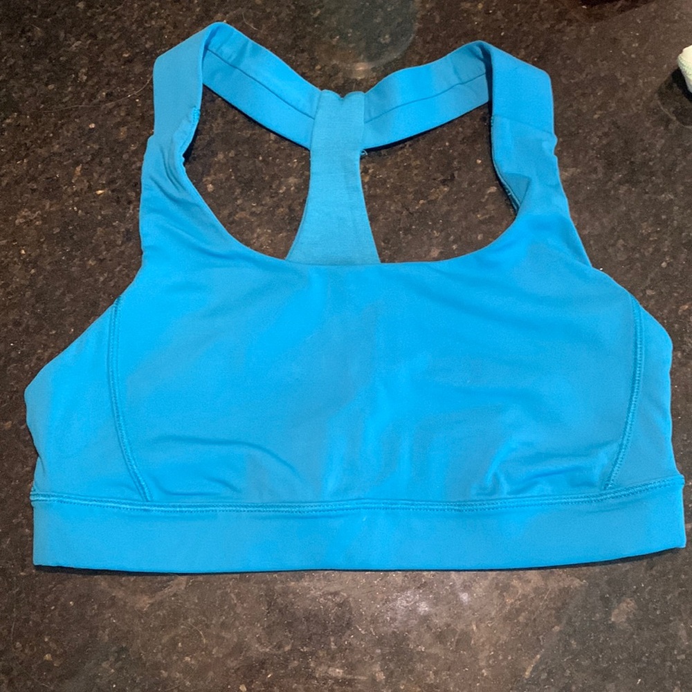 Lululemon sports bra size 4